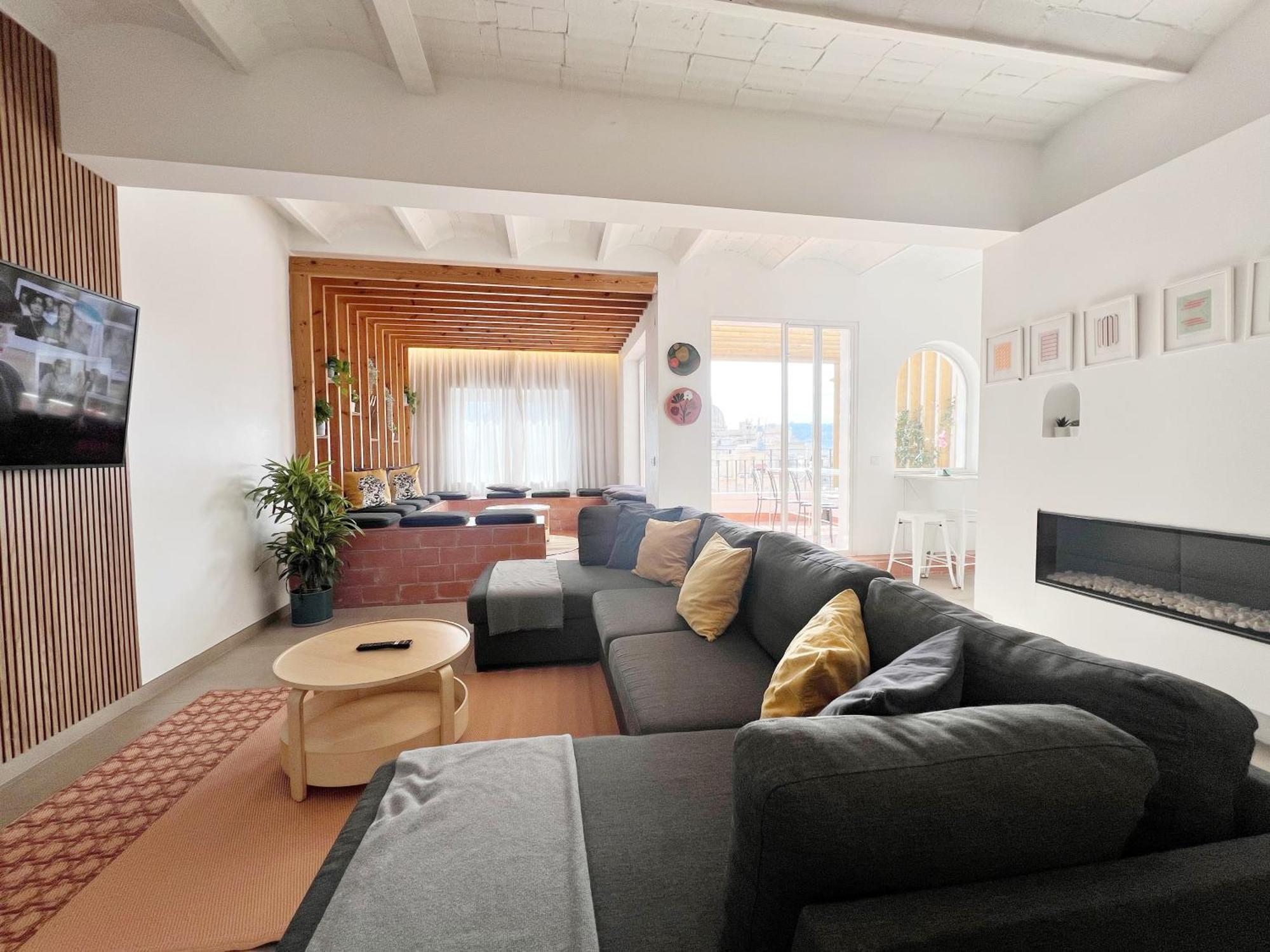 Plaza Cataluna Penthouse Apartment