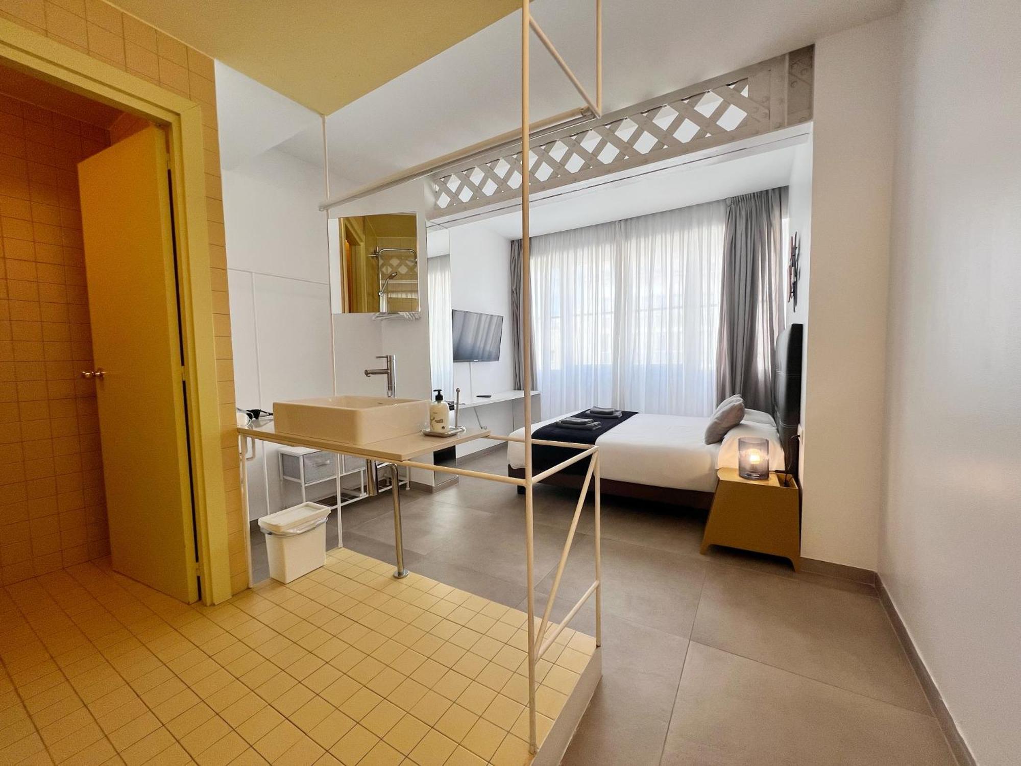 Plaza Cataluna Penthouse Apartment